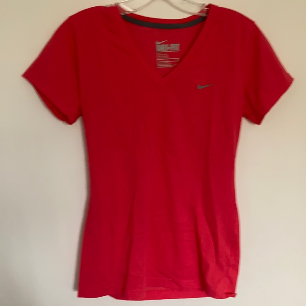 Nike TShirt. Size small. Dark PINK.